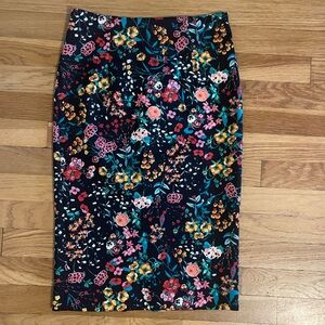 Floral stretchy pencil skirt